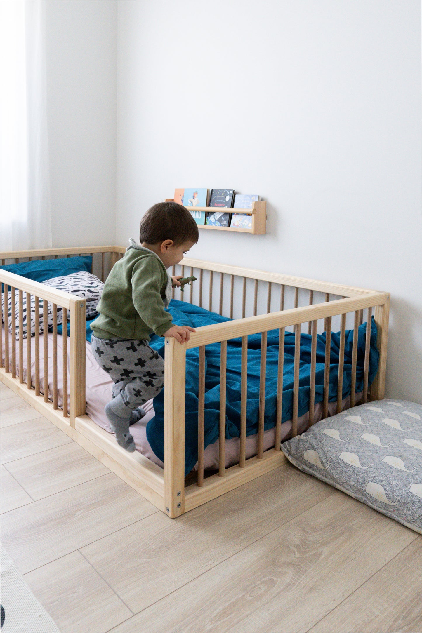 The Little Explorer Bed (pine)